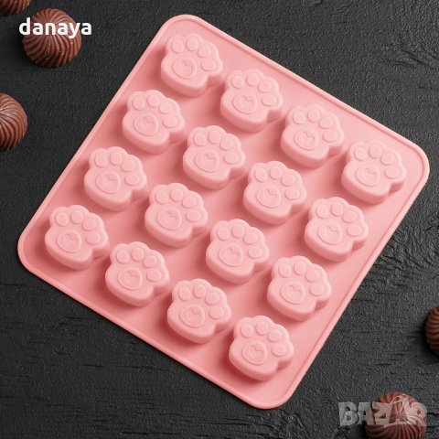 1942 Силиконова форма за бонбони и лед Лапички 