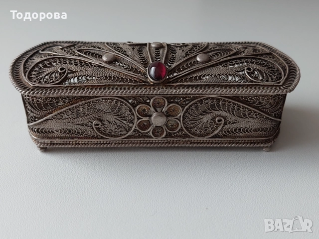 Стара Сребърна филигранна кутия за бижута с натурален рубин/сребро 925/, снимка 2 - Други - 52317358