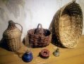 Продавам стари етнографски предмети плетвна дамаджана,  панер, кошница инструменти и други, снимка 2