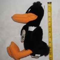 Vintage Оригинална Плюшена Играчка Daffy Duck Warner Bros Looney Toons Made in Korea от 1988г, снимка 17 - Колекции - 42509557