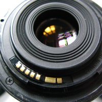 Обектив Canon EF-S 18-55mm III 1:3,5-5,6, снимка 2 - Обективи и филтри - 39671524