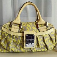 чанта марка GUESS  Естествена кожа лак и текстил, снимка 1 - Чанти - 12516525