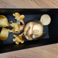 Колекционерски Златен Мики Маус Mickey Mouse Collectors Club Golden, снимка 1 - Плюшени играчки - 44737749
