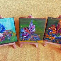 Малки рисувани картини с пеперуда и цветя със статив , снимка 5 - Декорация за дома - 44423656