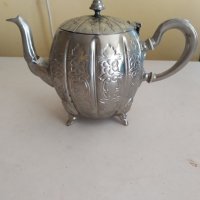 стар метален чайник, снимка 1 - Други ценни предмети - 37483485