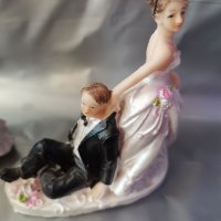 Сватбена фигурка на младоженци за връх на сватбена торта ТОПЕР, снимка 3 - Декорация - 30280272