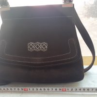 Много качествена и красива дамска чанта от естествен набук, снимка 5 - Антикварни и старинни предмети - 37714889