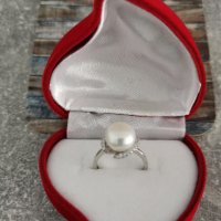 Сребърен пръстен с перла в луксозна кутия, снимка 1 - Пръстени - 34878544