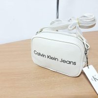 Бяла чанта Calvin Klein/SG-E73, снимка 2 - Чанти - 42902877