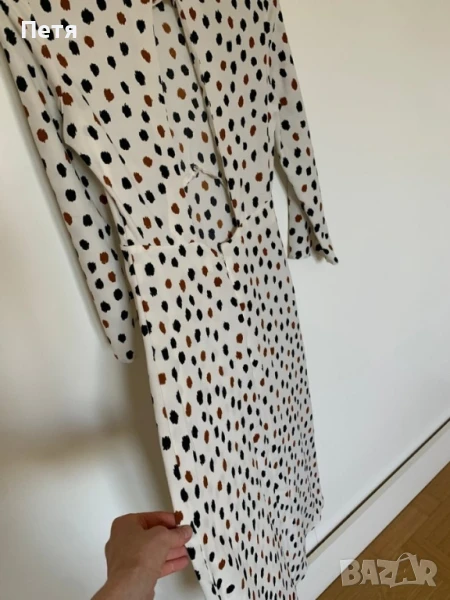 Рокля НМ.
Обличана за кръщене.
Разкошна, ефирна , с гол гръб, нежна.
Размер 42.
Цена 50 лв, снимка 1