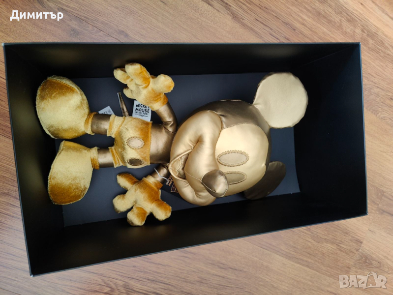 Колекционерски Златен Мики Маус Mickey Mouse Collectors Club Golden, снимка 1