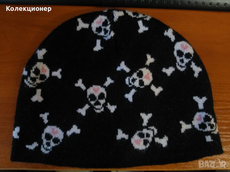 Черна зимна шапка с черепи , снимка 1