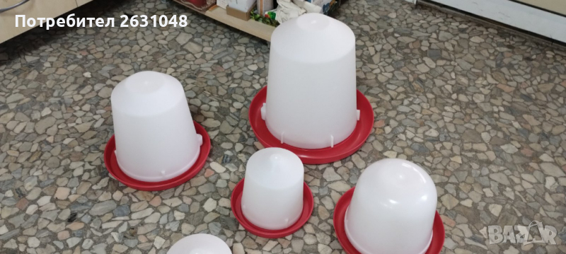 вакуумна поилка за птици и гълъби 1.5лт и 5 лт и 10 лт, снимка 1