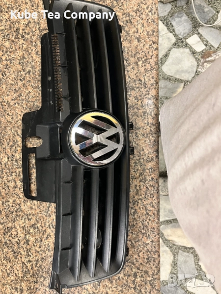 Решетка предна черна за Volkswagen Polo Hatchback IV (10.2001 - 12.2005) 1.2 12V, 64 к.с., снимка 1