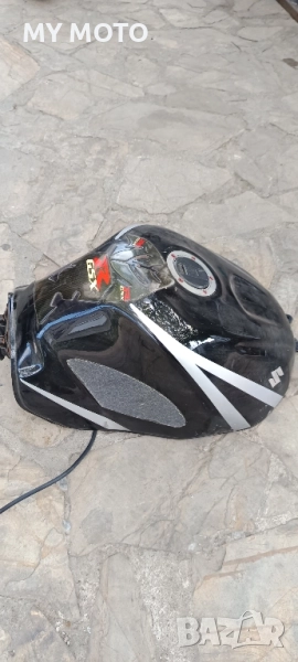 GSXR 1000 k4 резервоар , снимка 1
