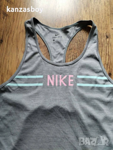Nike - страхотен дамски потник КАТО НОВ M, снимка 3 - Потници - 50489093