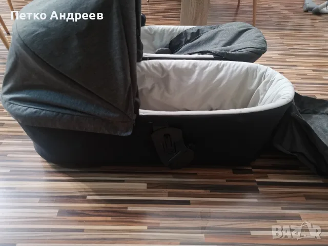 4 бр. Mountain Buggy – 2 кошници за кола Protect 0-13 кг + 2 коша Plus за новородено, снимка 13 - Стоки за близнаци - 55792451