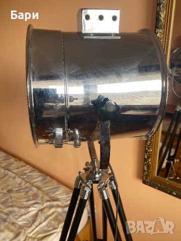 Наземна лампа на дървен статив,тринога,трипод, снимка 2 - Други ценни предмети - 39645299