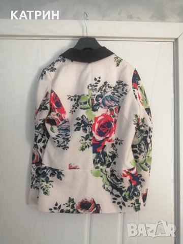 Дамско спортно елегантно сако , снимка 2 - Сака - 34886393