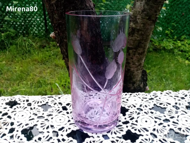 Лилава кристална ваза