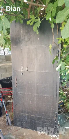 метална врата, апартаментска