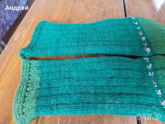 Стари вълнени чорапи, снимка 2 - Други ценни предмети - 42665272