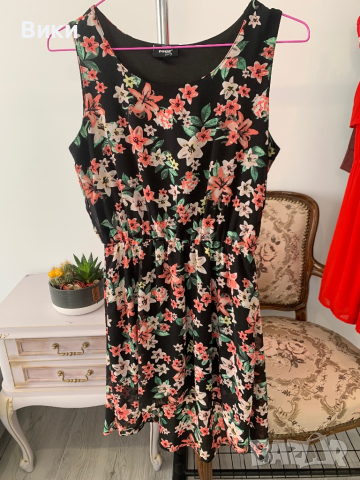 Асиметрична рокля 12-14г ръст 158-164 подходяща за размер XS, снимка 4 - Рокли - 44687429