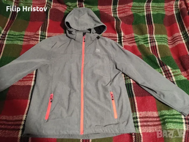 Ветроустойчиво яке с качулка Ветровка