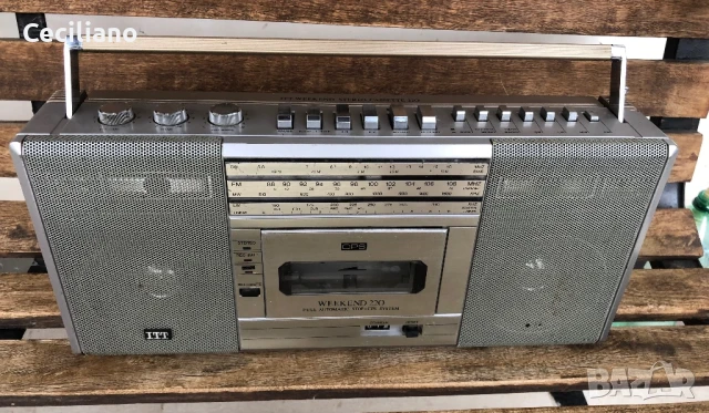 Радиокасетофон ITT WEEKEND 220-Germany Работи само радио!, снимка 8 - Радиокасетофони, транзистори - 51028706