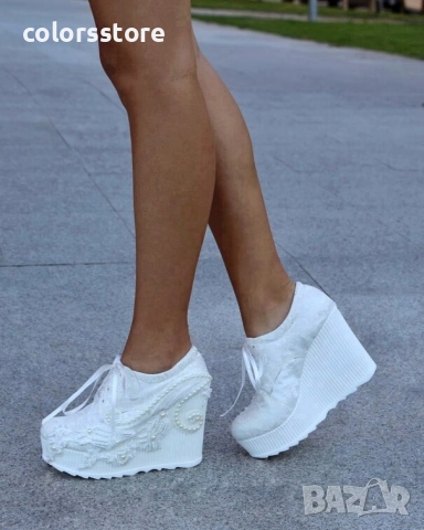 Обувки на платформа - бели - 710-17 