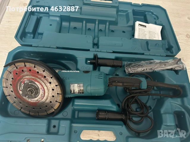 Makita GA9020R 230 мм / 2200 W – почти нов, използван само 3-4 пъти, снимка 4 - Куфари с инструменти - 52179836