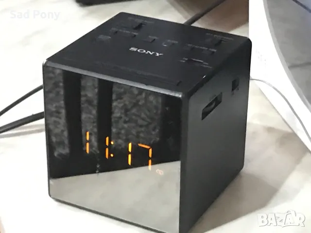 Sony ICF-C1T радио часовник