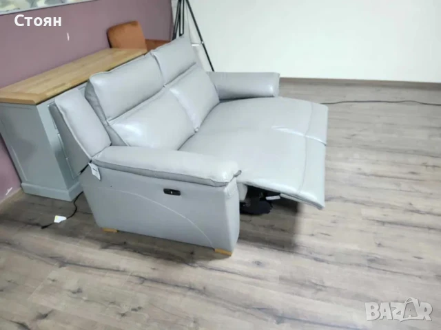 Сив кожен диван двойка с електрически релаксиращ механизъм, снимка 3 - Дивани и мека мебел - 50887020