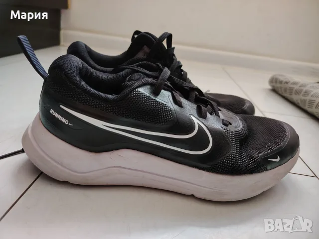 Оригинални маратонки Nike 39номер, снимка 2 - Детски маратонки - 56244884