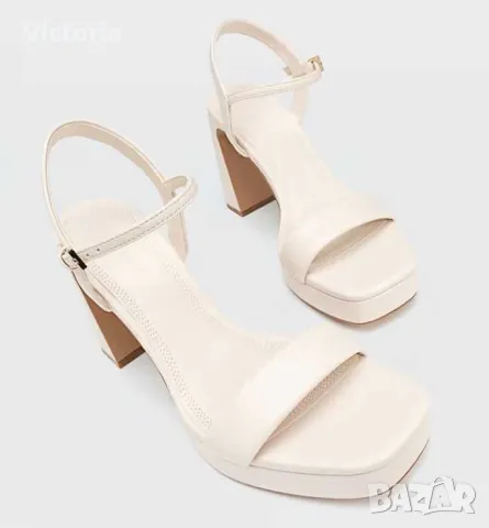 Сандали Stradivarius 