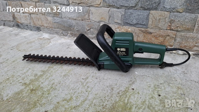 Английски електрически храсторез Black Decker, снимка 3 - Градинска техника - 53219857