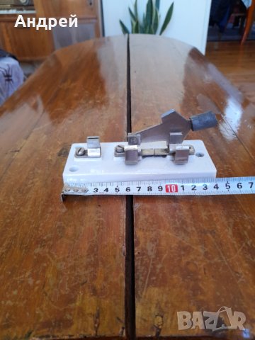 Стар порцеланов антенен включвател,изключвател, снимка 3 - Антикварни и старинни предмети - 42664875