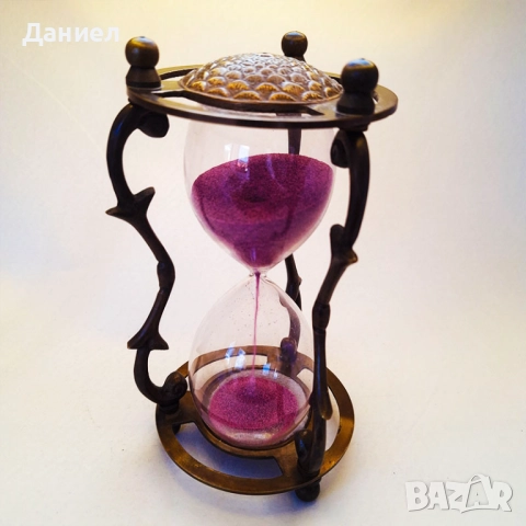 Бронзов пясъчен часовник