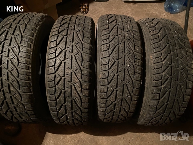 Зимни гуми 235/65/17 дот2323г 