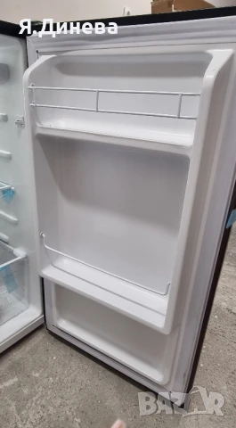 Хладилник 90L Klarstein с дървесен дизайн , снимка 6 - Хладилници - 50508251