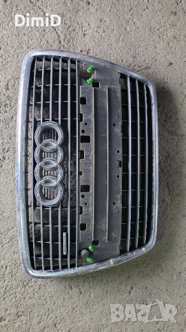 Продавам предна решетка от Ауди А8, снимка 2 - Части - 53900557
