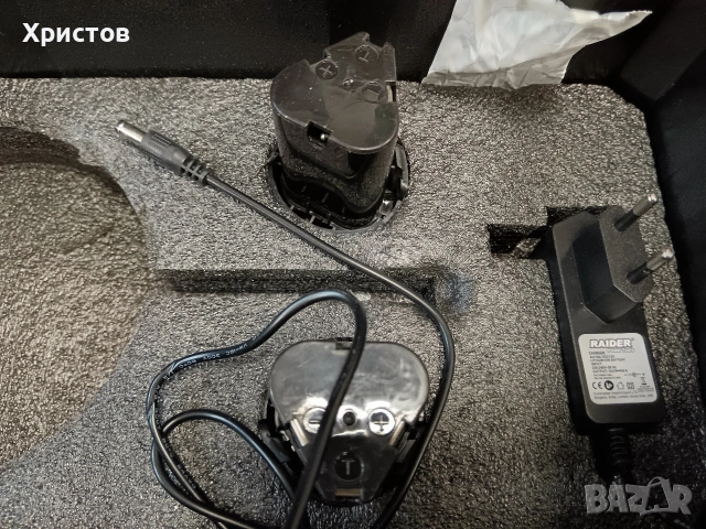 Акумулаторен вибратор за плочки Raider, снимка 3 - Други инструменти - 54054633
