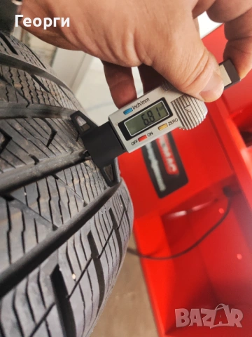 2бр. Всесезонни гуми 215/60/17 Vredestein, снимка 2 - Гуми и джанти - 54167714