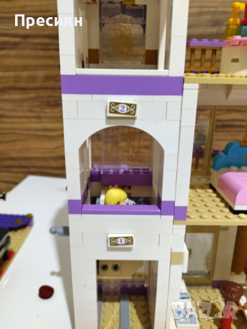 Продавам LEGO Friends Гранд хотел Хартлейк 41101, снимка 5 - Други игри - 36468629