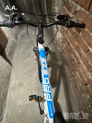 Продавам чисто нов Велосипед VELOTEC PRO 27.5", Бяло/синьо, снимка 6 - Велосипеди - 54188769