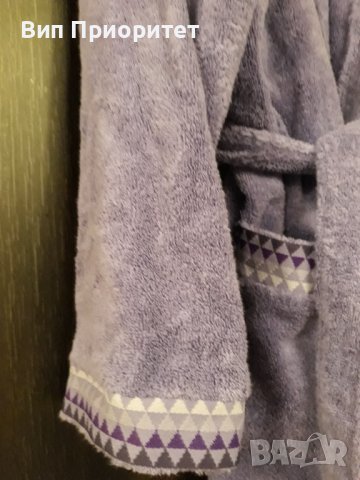 Кралски халат най-високо качество - хладко лилаво със стилна шевица, снимка 3 - Други - 39217671