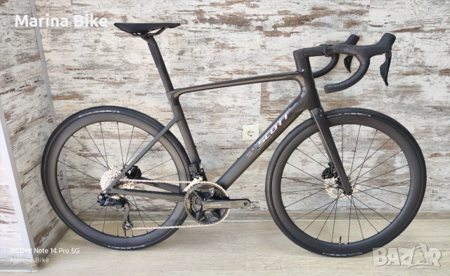 DEMO карбонов шосеен велосипед Scott Addict RC30 Disc Shimano 105 Di2 Syncros Capital| L