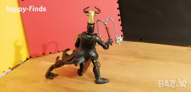 2007 Papo ЗЛАТЕН И ЧЕРЕН РИЦАР БИК Фигурка на воин-тамплиер с боздуган и щит, снимка 3 - Колекции - 50823390