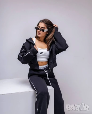 дамски екипи Nike , снимка 2 - Спортни екипи - 51165343