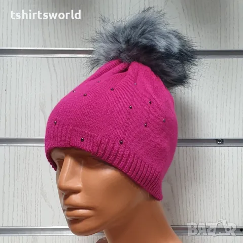 Нова зимна дамска шапка покрита с камъчета и с пух в цвят циклама, снимка 2 - Шапки - 48210447